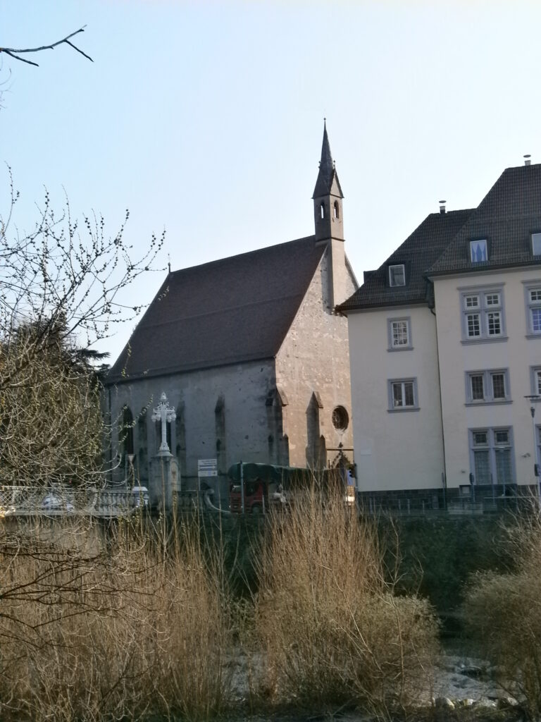 Chiesa vista dalla passeggiata